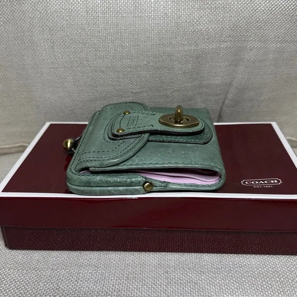 Coach Legacy Juniper -Green- Vachetta Leather Kisslock French Frame Wallet - Picture 6 of 8